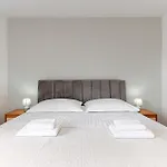 Gisela Apartment *