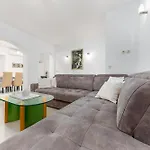 Apartment Gisela Makarska